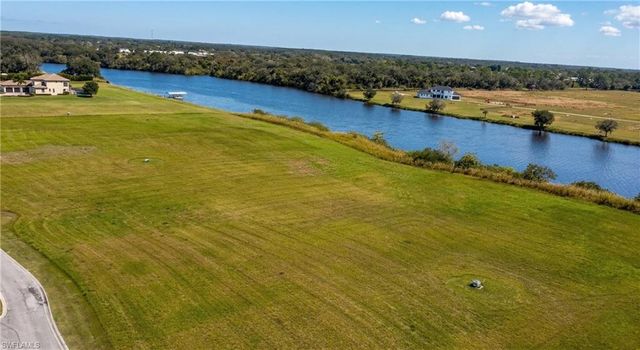 22820 Yellow Button LN, Alva, FL 33920