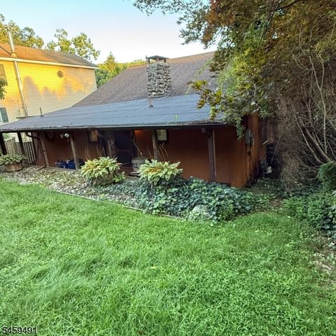 54 Horseshoe Dr, Jefferson Twp., NJ 07438