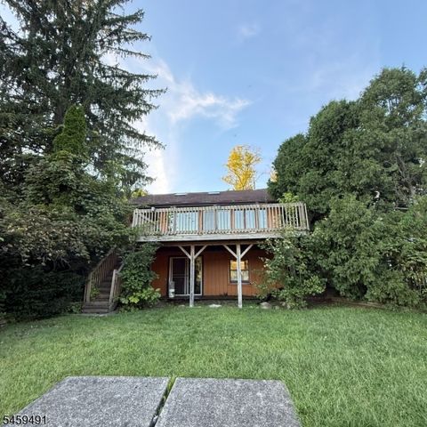 54 Horseshoe Dr, Jefferson Twp., NJ 07438