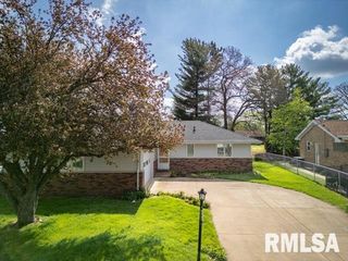 422 N LAKESHORE Drive, Hanna City, IL 61536