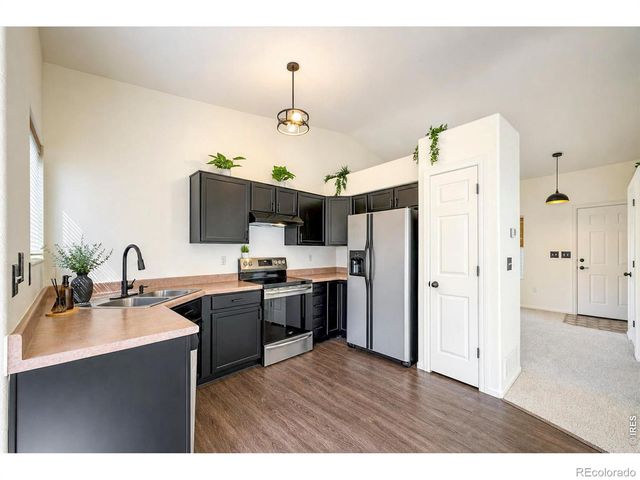 1104 Fall River Circle, Longmont, CO 80504