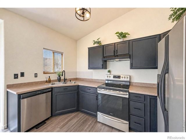 1104 Fall River Circle, Longmont, CO 80504