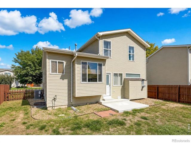 1104 Fall River Circle, Longmont, CO 80504