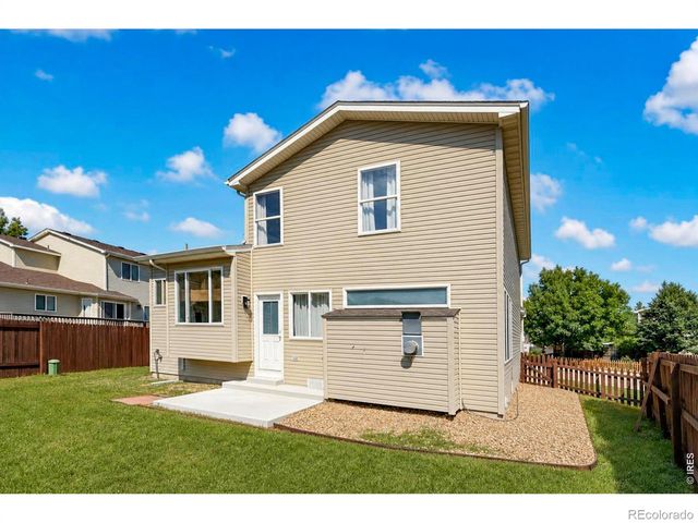 1104 Fall River Circle, Longmont, CO 80504