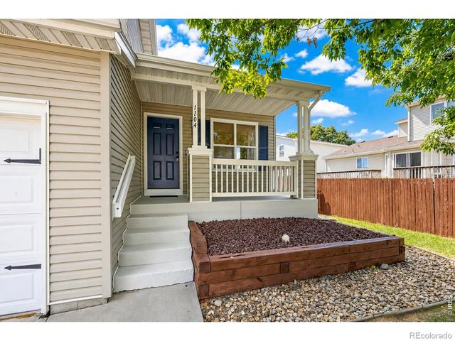 1104 Fall River Circle, Longmont, CO 80504