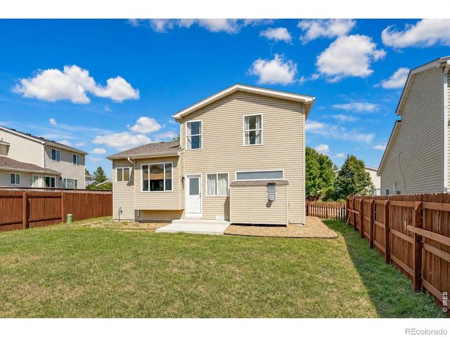 1104 Fall River Circle, Longmont, CO 80504