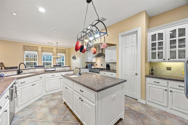 3015 River Forest Dr, Richmond, TX 77406