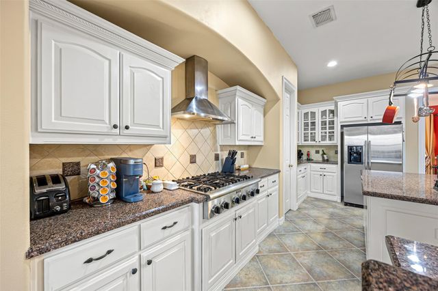 3015 River Forest Dr, Richmond, TX 77406