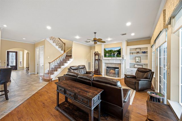 3015 River Forest Dr, Richmond, TX 77406