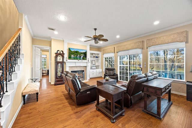 3015 River Forest Dr, Richmond, TX 77406