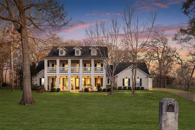 3015 River Forest Dr, Richmond, TX 77406