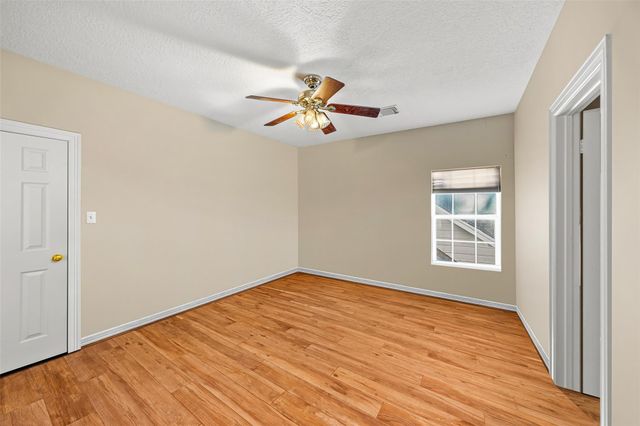 3015 River Forest Dr, Richmond, TX 77406