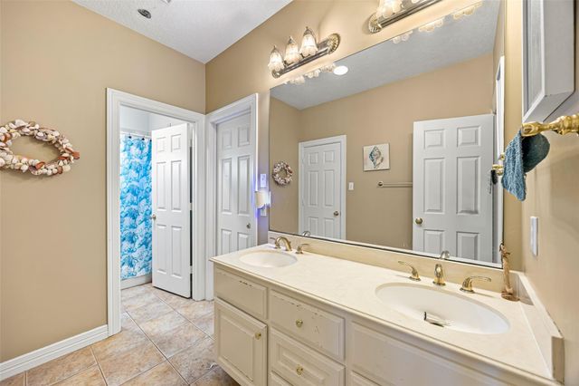 3015 River Forest Dr, Richmond, TX 77406