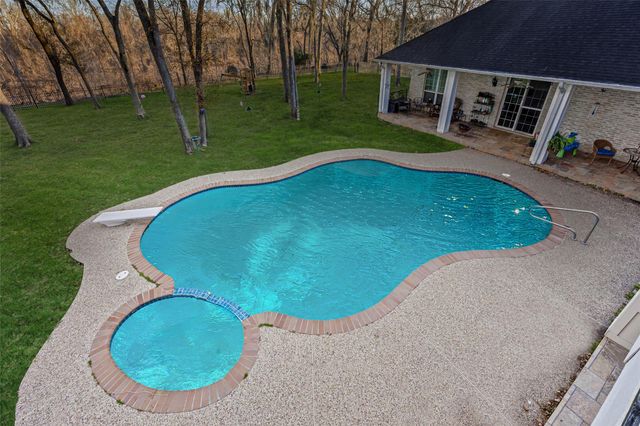 3015 River Forest Dr, Richmond, TX 77406