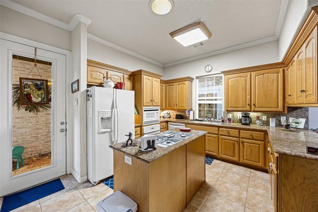 3015 River Forest Dr, Richmond, TX 77406