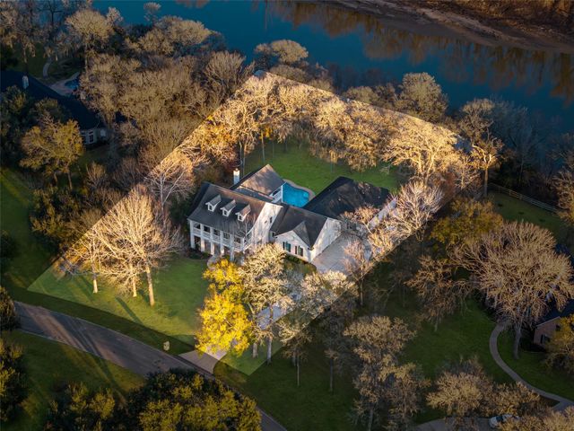 3015 River Forest Dr, Richmond, TX 77406