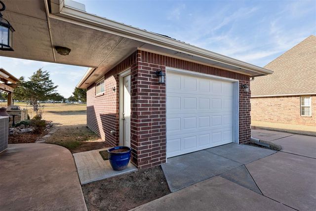 507 N Hogan Avenue, Guthrie, OK 73044