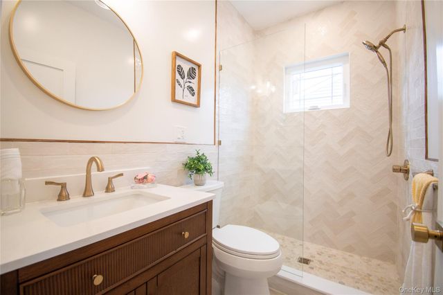 3004 Harbor Street, Baldwin Harbor, NY 11510