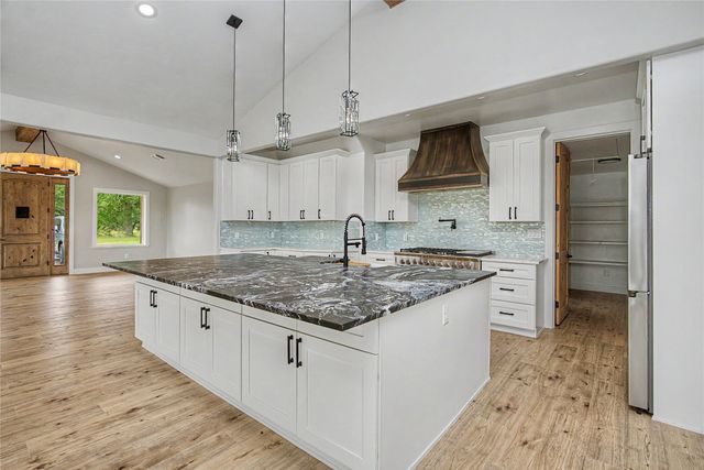 16888 S FM 4, Santo, TX 76472