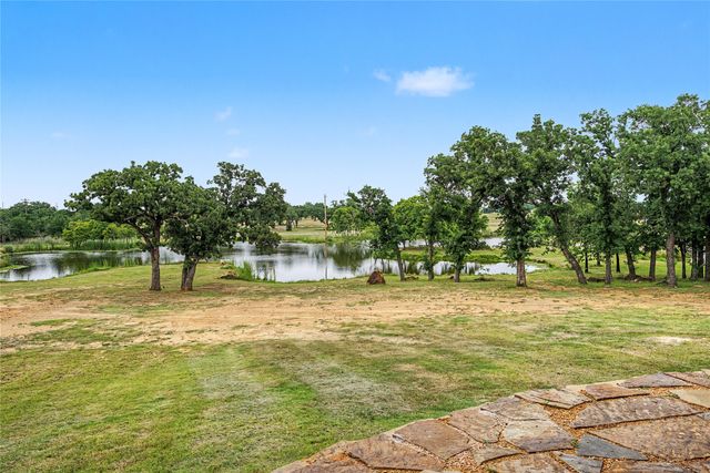 16888 S FM 4, Santo, TX 76472