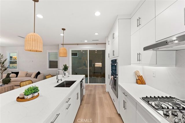127 Restore, Irvine, CA 92618