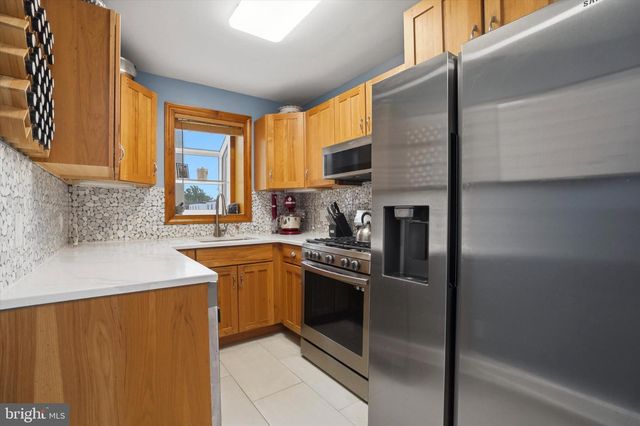 2316 KENILWORTH RD, Ardmore, PA 19003
