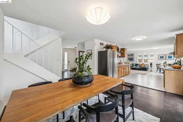 1014 10Th St, Oakland, CA 94607