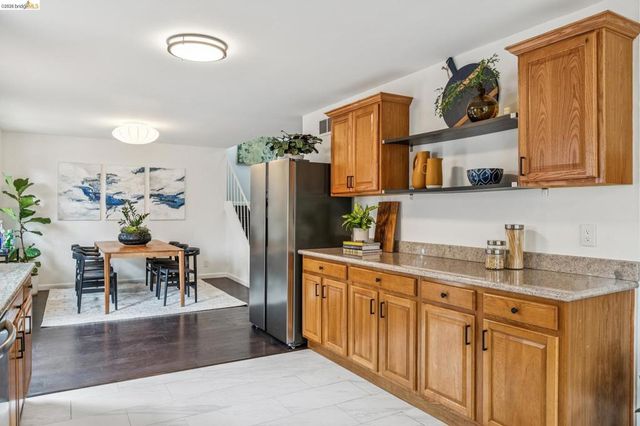 1014 10Th St, Oakland, CA 94607