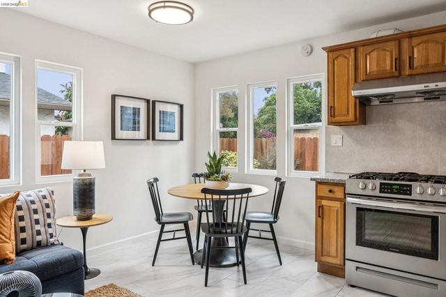 1014 10Th St, Oakland, CA 94607