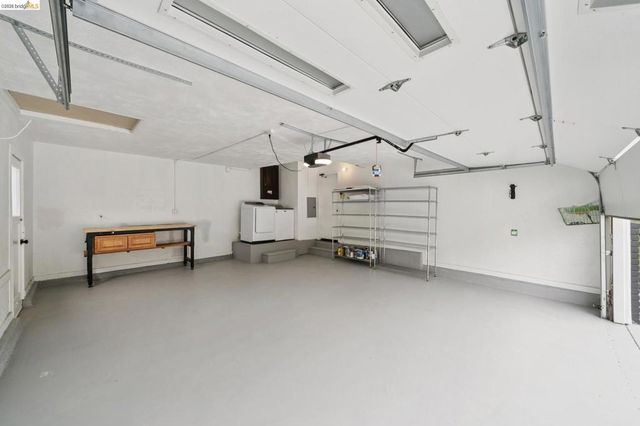 1014 10Th St, Oakland, CA 94607