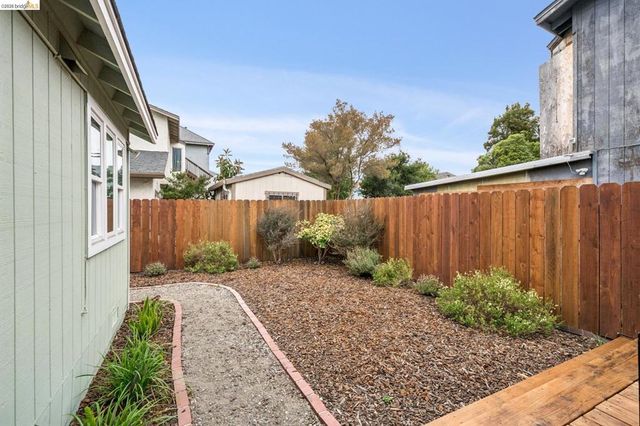 1014 10Th St, Oakland, CA 94607