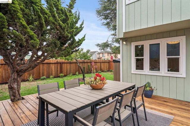 1014 10Th St, Oakland, CA 94607