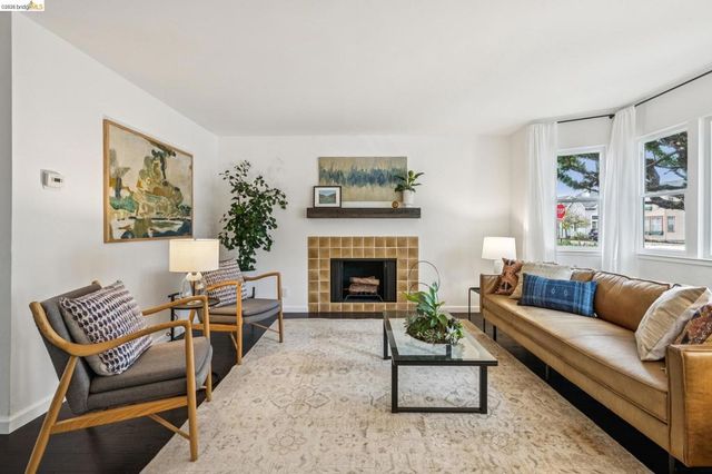 1014 10Th St, Oakland, CA 94607