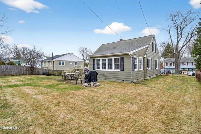 17 Schuyler Avenue, Colonie, NY 12110