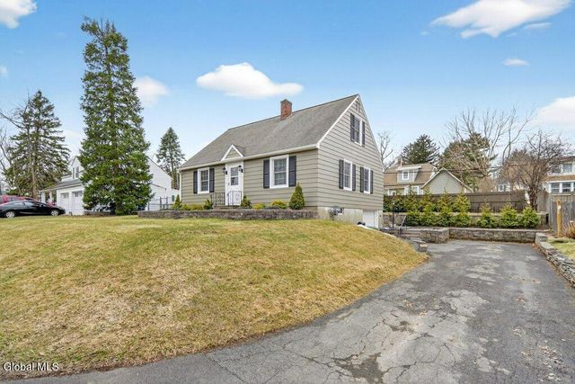 17 Schuyler Avenue, Colonie, NY 12110