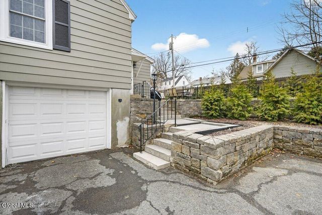 17 Schuyler Avenue, Colonie, NY 12110