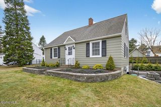 17 Schuyler Avenue, Colonie, NY 12110