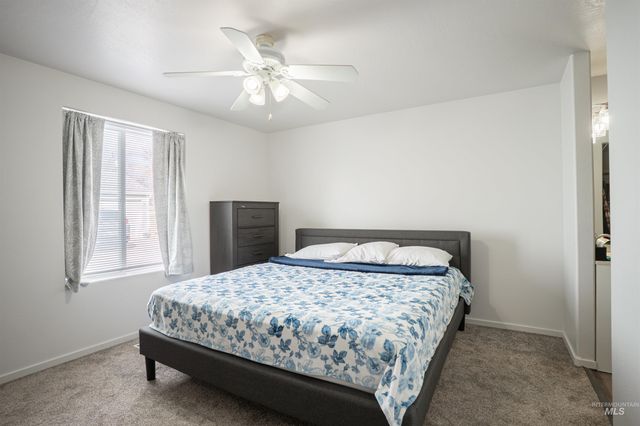 962 Sparks St N, Twin Falls, ID 83301