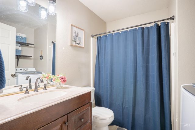 962 Sparks St N, Twin Falls, ID 83301