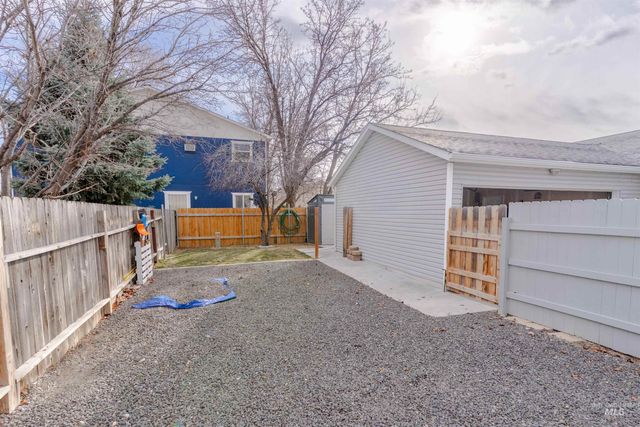 962 Sparks St N, Twin Falls, ID 83301