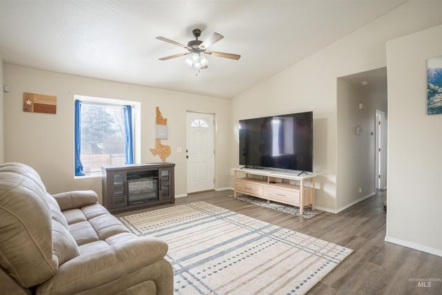 962 Sparks St N, Twin Falls, ID 83301