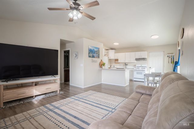 962 Sparks St N, Twin Falls, ID 83301