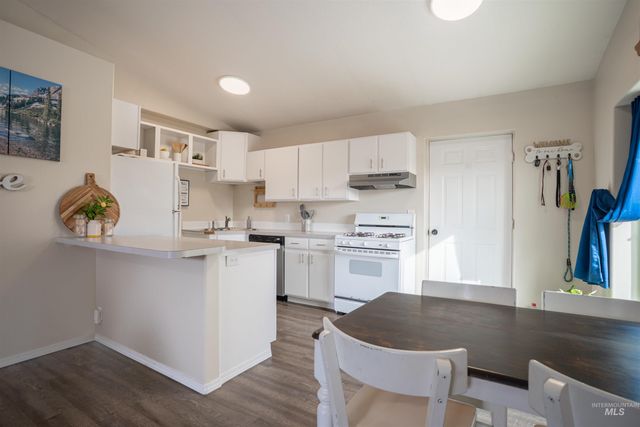 962 Sparks St N, Twin Falls, ID 83301