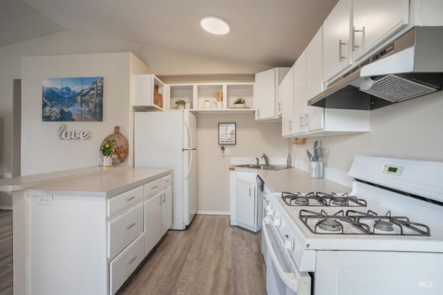 962 Sparks St N, Twin Falls, ID 83301