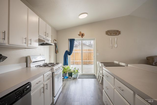 962 Sparks St N, Twin Falls, ID 83301