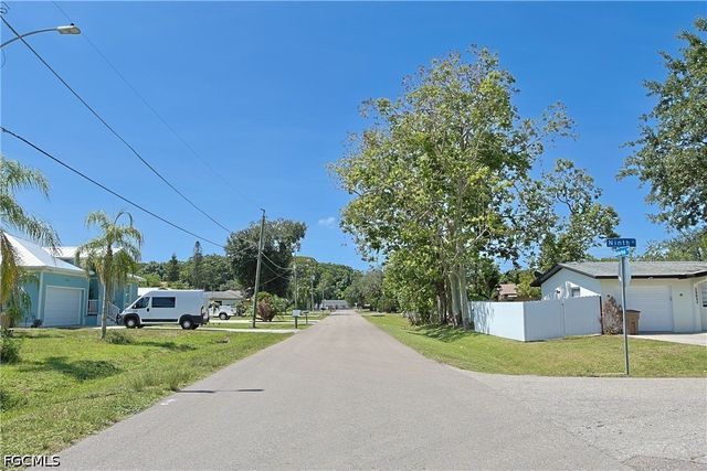 2115 Bahama AVE, Fort Myers, FL 33905