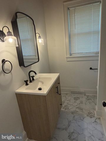 1372 E WALNUT RD, Vineland, NJ 08361