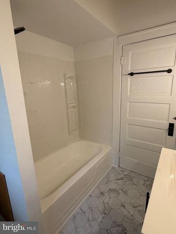 1372 E WALNUT RD, Vineland, NJ 08361