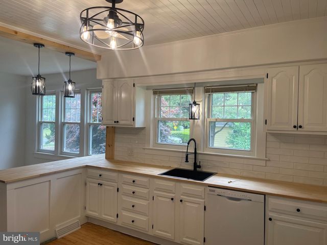 1372 E WALNUT RD, Vineland, NJ 08361