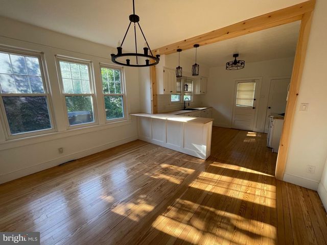 1372 E WALNUT RD, Vineland, NJ 08361